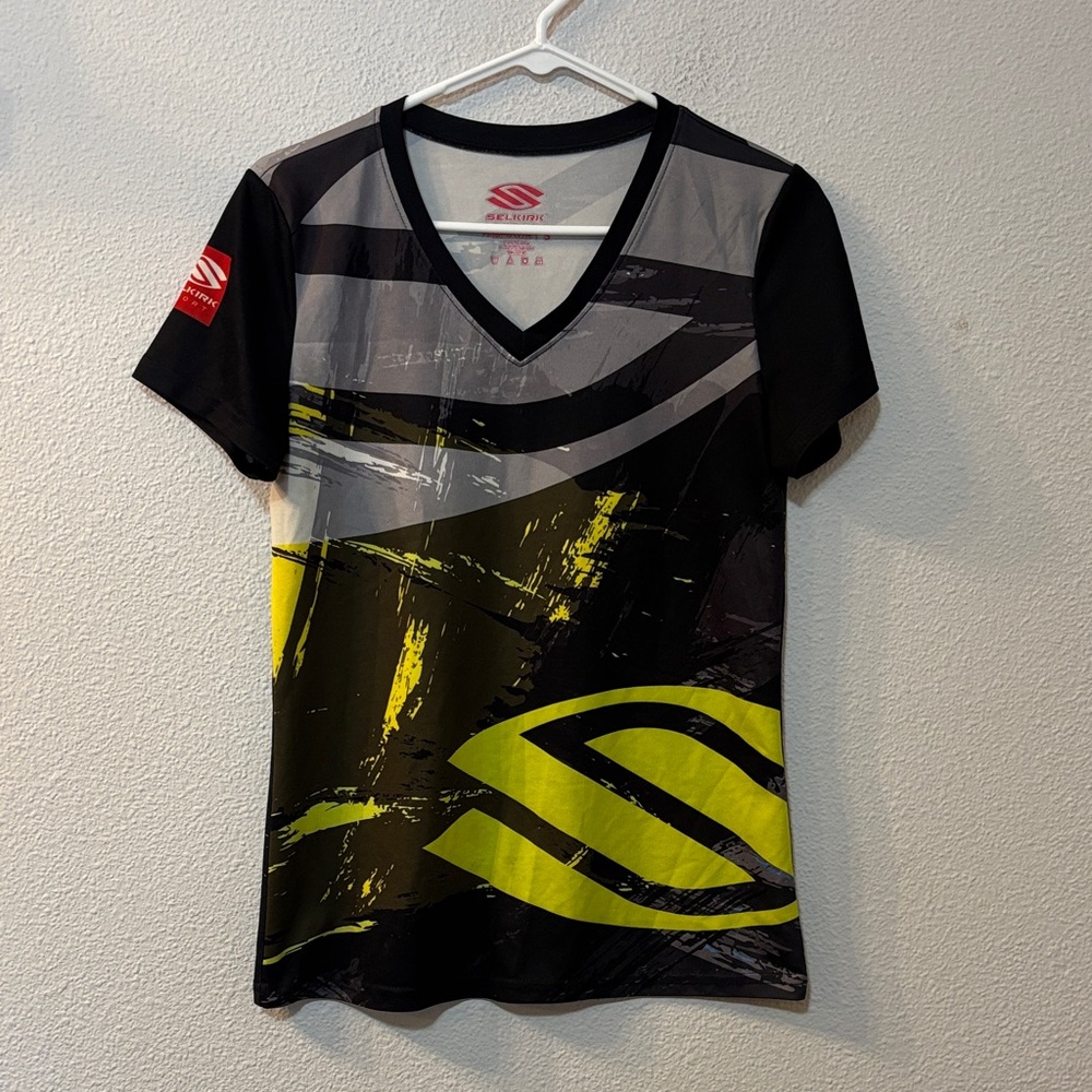 Selkirk Black and Yellow Graphic V-Neck T-Shirt